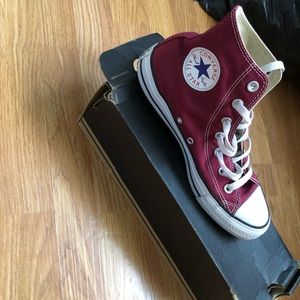 Girl Chuck Taylors Converse With Box